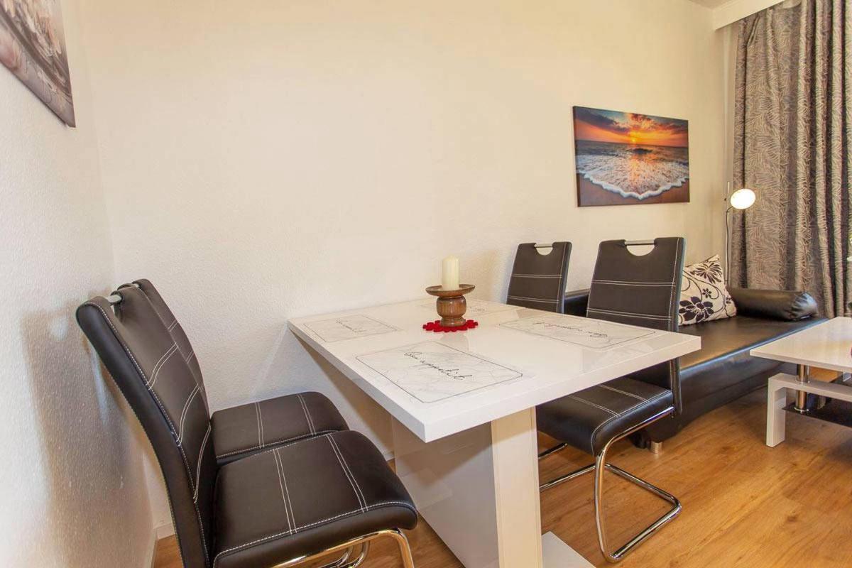 Haus Dornroeschen 45107 Appartement Goehren  Buitenkant foto